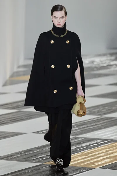 Look 11